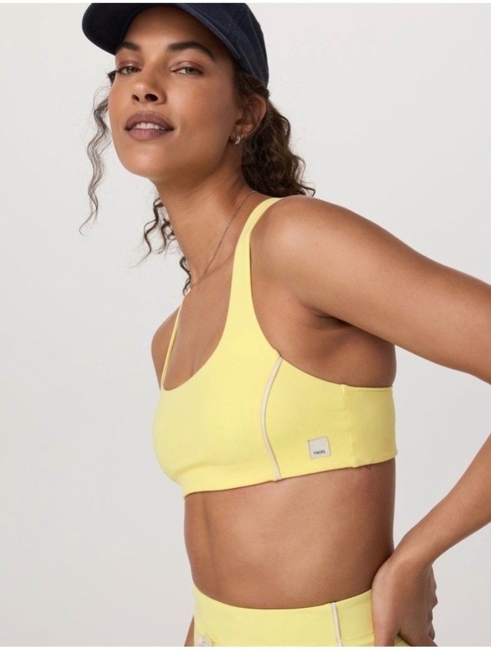 Vuori Daily piped Bra Performance Apparel in sunshine Yellow